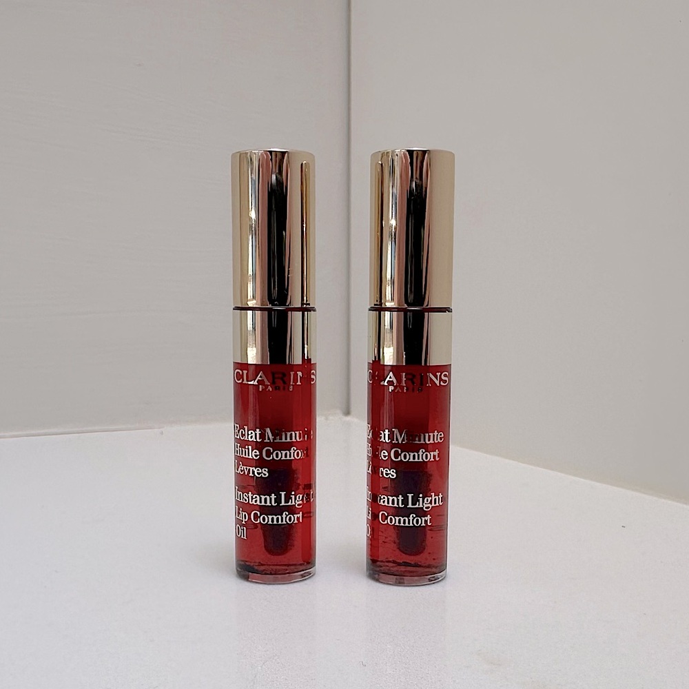 BNIB - Set of 2 Clarins Nourishing Hydrating Mini Lip Comfort Oil in Cherry Red - Picture 3 of 13